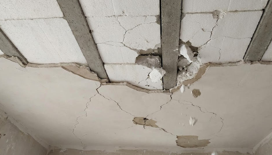 ترک خوردگی گچ سقف و ایرادات اجرایی یونولیت ترک خوردگی گچ سقف و ایرادات اجرایی یونولیت