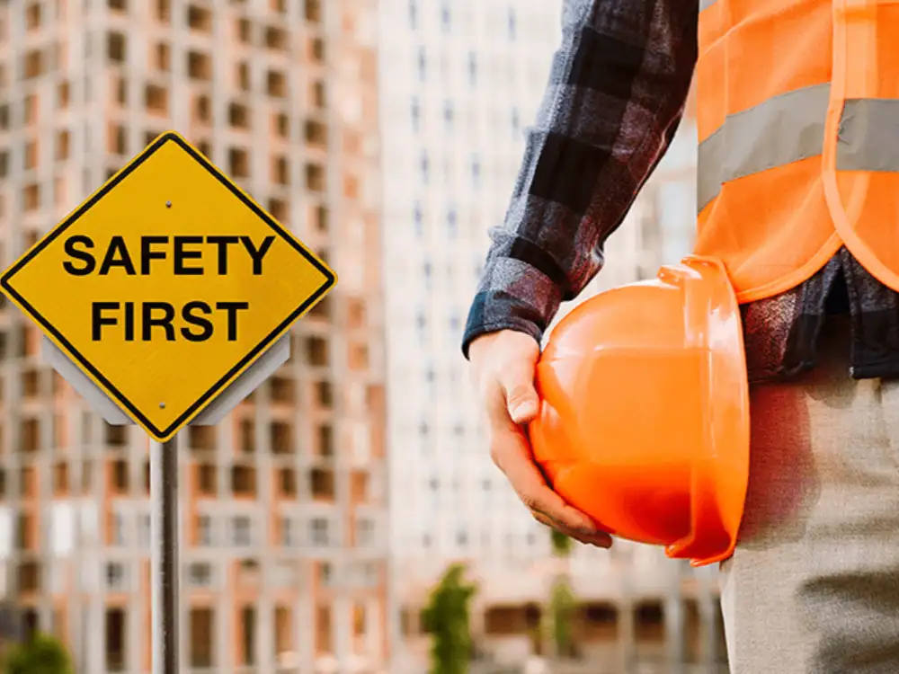 ایمنی و بهداشت کار در پروژه‌های ساختمانی و مسئولیت‌های حقوقی